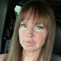 Melinda Weeks's Instagram, Twitter & Facebook