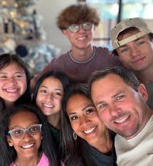 Nick Ogle (@nicktogle) • Instagram photos and videos