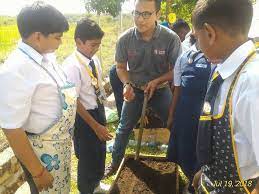 Mempunyai keperibadian yang tinggi serta berintegriti di dalam mahupun. 2
