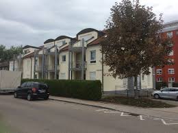 Die wohnung ist voll möbliert und mit schönen bildern geschmückt. 2 Zimmer Wohnung Zu Vermieten Schillerstrasse 8 89331 Burgau Gunzburg Kreis Mapio Net