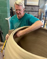 ONE MONTH TO GO, MONTREAL! 🇨🇦 I'm so excited about this sold-out course!  Throwing big isn't about brute force; it's about understanding the clay and  finding your rhythm. In this "No Limits"