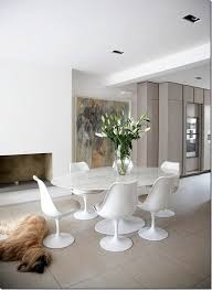 Saarinen Table And Tulip Chairs Diseno De Interior Para Apartamento Decoracion De Comedor Decoracion Hogar