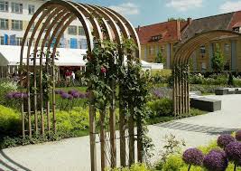 Http Www Pictokon Net Bilder 06 Bilder Juni Laga 2010 Landesgartenschau Aschersleben 200 Rosengarten Rosenbogen Aus Holz Un Rosenbogen Holz Rosenbogen Garten