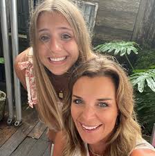 Lisa Chall's Instagram, Twitter & Facebook