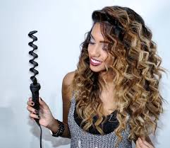 This is how to make feed in zig zag cornrows hairstyle ,it is a beginner friendly zig zag cornrow tutorial. Zigzag Hair Is Throwing A Curve Into Your Throwback Hairstyle More Hair Crimper Crimped Hair Hair Styles