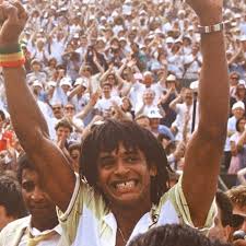 Un rêve qu'aura pu réaliser yannick noah, vainqueur du fameux graal il y'a de cela 31 ans. Accessoire De Champion Zoom Sur La Montre Que Portait Yannick Noah Le Jour De Sa Victoire A Roland Garros Gala