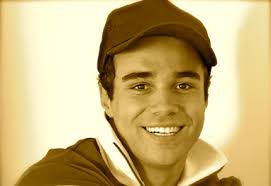 Solano recebe uma intimação por causa da denúncia feita por Max