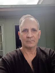 Hi everyone...I'm new here and single