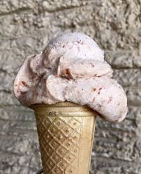 In questa versione abbiamo utilizzato ciliegie, panna acida, latte di mandorla e latte condensato ed ecco che lo stecco gelato alla ciliegia e latte di mandorla in poche mosse è pronto. Gelato Alla Ciliegia Foto Di Gelateria Costantin Merano Tripadvisor