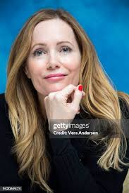 1,220 Leslie Anderson Photos & High Res Pictures