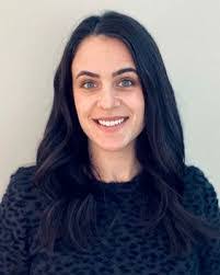 Karyn Lynn's Instagram, Twitter & Facebook