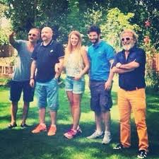Hayatı boyunca hiç aşık olmadığını belirten ve adeta gözlerinin içi gülen yakışıklı oyuncumuz hala gönlünün prensesini bulamamıştır. Guzel Koylu Berk Cankat Berk Cankat Kimdir Berk Cankat Roportaj Berk Cankat Isil Cinmen Berk Cankat Sevgilisi Berk Cankat Hangi Dizide Oynuyor Berk Cankat Kac Dogumlu Guzel Koy Dizisi Guzel Koy Nerede