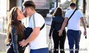 Lauren goodger biography with personal life, married and affair info. Lauren Goodger Packs On The Pda With Boyfriend Charles Drury Celebrity News Newslocker