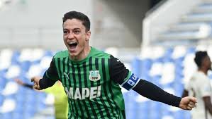 Giacomo raspadori giacomo raspadori is 21 years old (17/02/2000) and he is 172cm tall. Sassuolo Roma 2 2 Raspadori Capitano Trascina Una Squadra Che Non Sente Le Assenze Canale Sassuolo