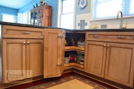 Black And Decker Under Cabinet Lighting Reviews This East Lansing Eclectic Kitchen Design Offers An Inviting Environment Perfect For Daily Eclectic Kitchen Design Kitchen And Bath Remodeling Bathroom Design