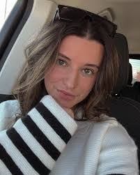 Melly Miller's Instagram, Twitter & Facebook