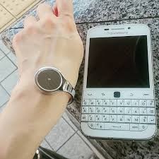 inst10 regram suyasouko 立っているだけで茹で上がりそうな暑さ blackberry classicもなぜか今日は発熱してるたまにすっごい熱くなるときありませんか blackberry b blackberry phone electronic products blackberry
