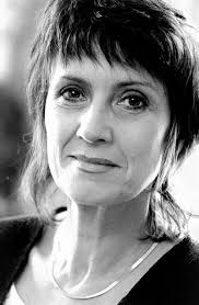 Conferencia de la escritora surrealista Annie Le Brun sobre 'Lo que no  tiene precio', en Humanidades