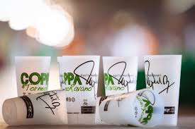 I bicchieri in plastica prodotti dalla garnet vengono personalizzati con il logo aziendale per una promozione di sicuro effetto. Plastica E Ambiente Ekomon Bicchieri Polipropilene Personalizzati