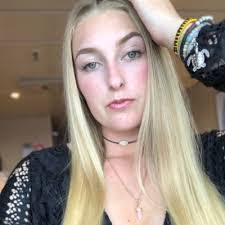 Kendra Bowles's Instagram, Twitter & Facebook