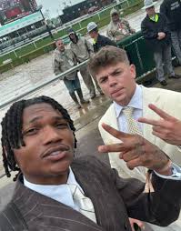 Andy Reid says Vic Fangio is one of the toughest defensive coordinators to  face in the NFL. Andy says he can't get rid of him! Vic Fangio is trying to  win his