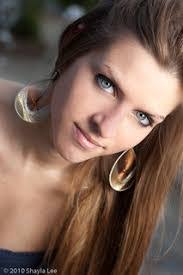 Shayla Lee's Instagram, Twitter & Facebook
