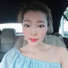 Miss.tara couture was live.