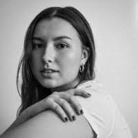 Natalie Mcnulty's Instagram, Twitter & Facebook