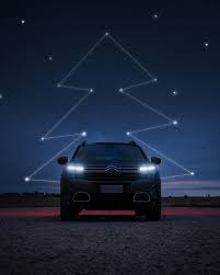 シトロエン ジャパン公式 on instagram クリスマスは どこでお過ごしですか justartinn citroen c5aircrosssuv holidays holidayseason magicintheair stars citroen citroen c3 bmw