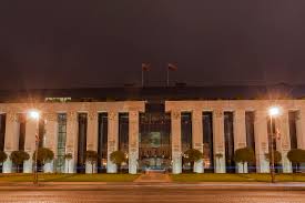 Na dzisiejszym posiedzeniu w tej sprawie stwierdzono, że konsumentowi i kredytobiorcy przysługują „odrębne roszczenia o zwrot świadczeń pieniężnych.chodzi o sytuację, w której umowa zostanie uznana za wadliwą. File Sad Najwyzszy S2 Jpg Wikipedia