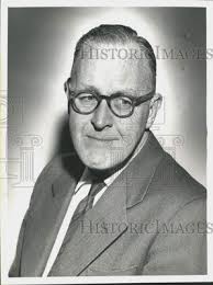 1961 Press Photo Television reporter Dick Lewis sits for portrait