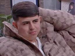 Tirando factos hasta que se acabe el año, día 10: Todas las canciones de  Victor Mendivil son iguales, mismo flow y beats parecidos, las unicas que  se sienten diferentes son "Mejores Jordan"