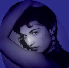 Divas invites us to discover the lives and careers of the greatest artists  of Arab music and cinema from the 1920s to the 1970s.