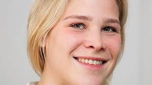 Deutsch: Nikola Bollmann