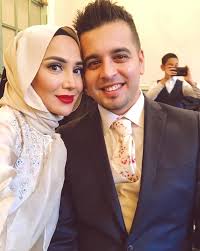 Now and then: a throwback to our mehendi day, 2006. We were so excited that  the wedding was drawing close. But there were a few small hurdles even