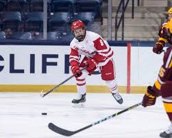 Il est d'avis que ce qu'on a vu au cours de ces cinq rencontres n'est qu'un simple. Canadiens Prospect Cole Caufield Named Hobey Baker Award Winner The Star
