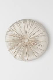Cuscini rotondi decorativi o cuscini. Cuscino Rotondo In Velluto Beige Chiaro Home H M It