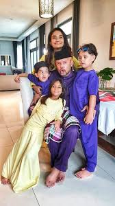 Registrieren sie sich kostenlos, um den vollständigen bericht anzuzeigen. Awal Ashaari Harith Iskander Other Dads Talk About Fatherhood