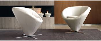 Questa poltrona letto si distingue per il suo design originale, nell'utilizzo come poltrona è comoda e nessuno penserà mai di essere su una poltrona letto, una volta trasformata, diventerà un vero letto. Poltrone Online Offerte Poltrone Letto Di Design
