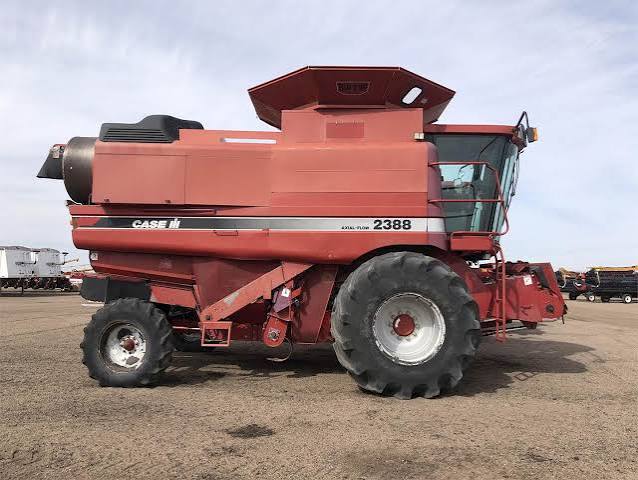 Case IH 2388 Combine