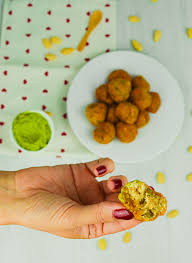 Tofu croccante al sesamo con noodle di zucchine. Polpette Di Tofu E Zucchine Abruzzo Vegan