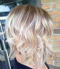 Offering hairstyle for wavy hair. 40 Beachy Waves Short Hair