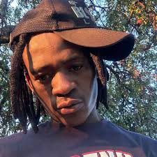 VAWULENCE‼️ Chris Brown leaves a comment