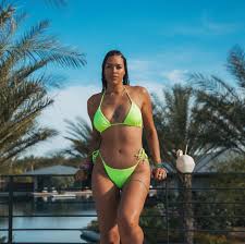 She has earned 110,000 dollars as her annual salary, and if she decides to go to china to play basketball, her salary will triple. The Stunning And Hot Basketball Player Liz Cambage Has An Estimated Net Worth Over 1 Million