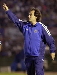 Newell´s old boys boss fernando gamboa has no fitness concerns whatsoever coming into this match owing to a completely healthy group to choose from. Leeds Boss Marcelo Bielsa Gives 1 9m To First Club Newell S Old Boys For Players Centre Bbq Balcony And Games Room
