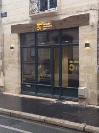 Vitrine Magasin Bois Peyon Tours Peyon Vitrine Magasin Facades De Magasins Verriere Toiture