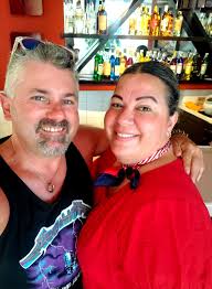 Hi! Is there a coffee/bar where we can get a coffee (to go) before  breakfast? Early in the morning?