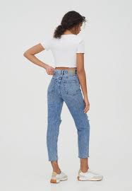 Funny april' fools day pranks to play on your parents, from text message jokes to fake emails. Pull Bear Mom Jeans Relaxed Fit Light Blue Hellblau Zalando De