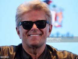 Singer Songwriter PETER...