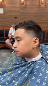 #hourglass#beardshave #barberlife#menshair#fades  #photoofthayay#behindthechair #fade#hairstyle#haircut#barberlove  #beardshave#wahl#barbering #barber#menscut#mentalhealth